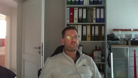 Snapshot of macfly67 chatting on 12.27.24 macfly67 online show from 12.27.24