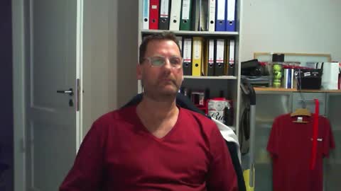 Snapshot of macfly67 chatting on 02.19.25 macfly67 online show from 02.19.25