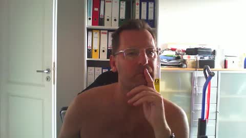 Snapshot of macfly67 chatting on 09.13.25 macfly67 online show from 09.13.25