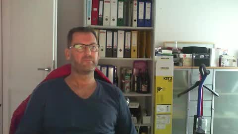 Snapshot of macfly67 chatting on 10.04.25 macfly67 online show from 10.04.25