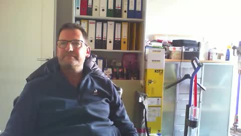 Snapshot of macfly67 chatting on 10.18.25 macfly67 online show from 10.18.25