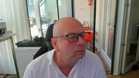 Snapshot of machinegun3dx chatting on 07.16.26 Andy online show from 07.16.26