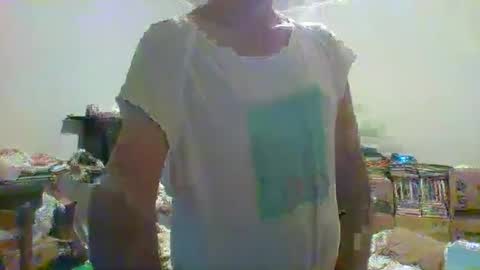 Snapshot of machoalex chatting on 10.05.25 MACHOLIVRE online show from 10.05.25