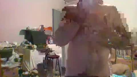 Snapshot of machoalex chatting on 10.21.25 MACHOLIVRE online show from 10.21.25