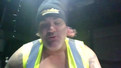 Snapshot of machuelbibliotecario chatting on 01.22.25 machu el bibliotecario online show from 01.22.25