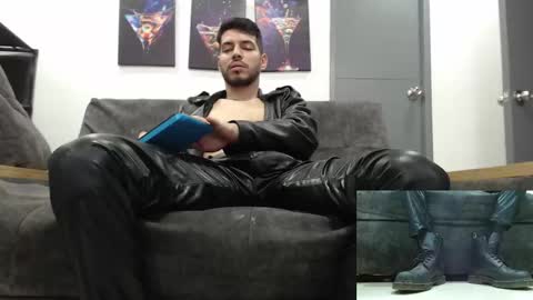 instagram mackdanielsx online show from 10.21.25