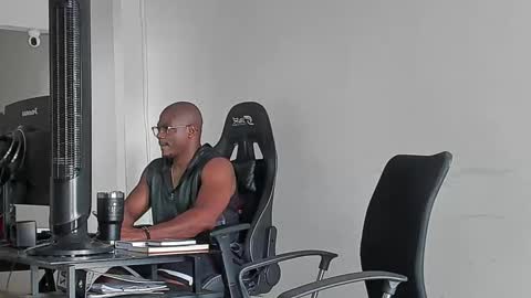 MACKBIG DICK im a damn dominant I like ATMs INSTAGRAM Edwinaragonc online show from 09.27.25