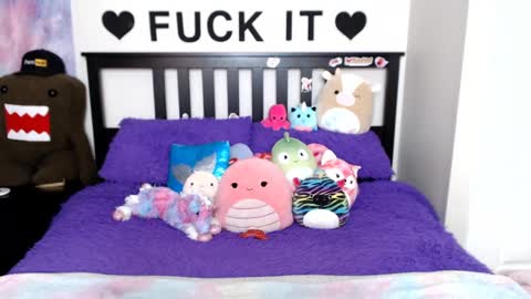 Mackenzie Wolfe online show from 09.23.25