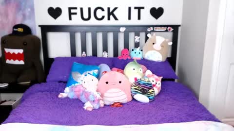 Mackenzie Wolfe online show from 09.29.25