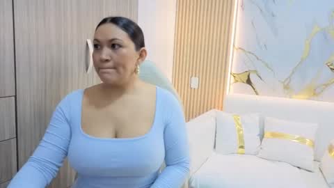 Madam Hott  online show from 09.22.25