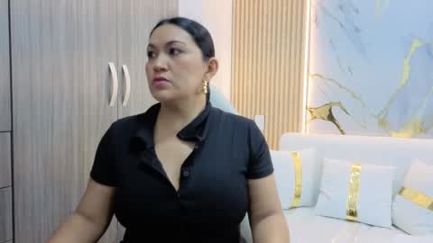 Madam Hott  online show from 09.27.25