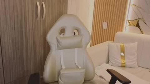 Madam Hott  online show from 10.23.25