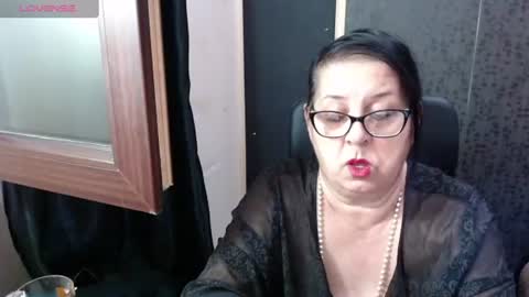 Snapshot of madam_sanjanne chatting on 07.26.26 Madam Sanjanne online show from 07.26.26