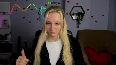 Snapshot of madam_ulis chatting on 04.30.26 Ulis online show from 04.30.26