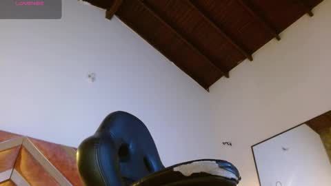 Snapshot of madame_ibby chatting on 10.10.25 madame ibby online show from 10.10.25