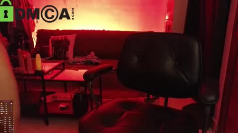 Snapshot of madame_lia chatting on 10.18.25 Madame La online show from 10.18.25