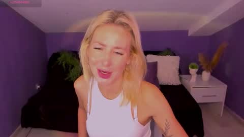Snapshot of madammilly chatting on 10.05.25 Evelyn online show from 10.05.25