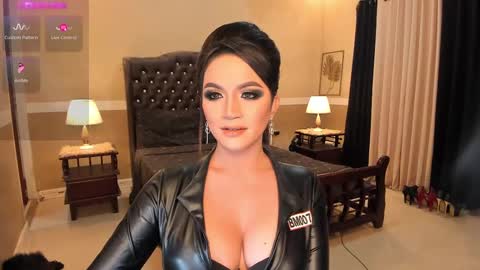 Snapshot of madammistressdominatrixxx chatting on 01.13.25 Alison Kloss online show from 01.13.25