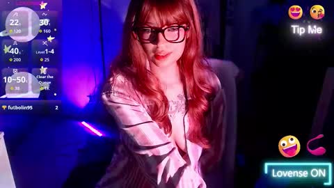 Snapshot of madcatberry chatting on 10.01.25 alex online show from 10.01.25