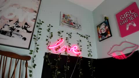 Snapshot of maddi_avalon chatting on 03.06.25 Maddi Avalon online show from 03.06.25