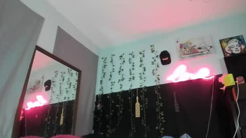 Maddi Avalon online show from 02.03.26