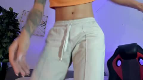 Maddie Ray online show from 05.25.26