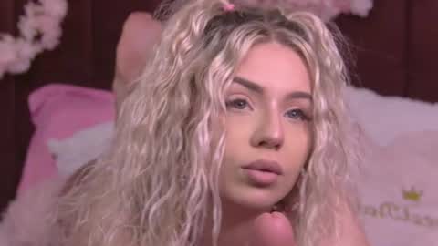 Snapshot of maddisonblush chatting on 07.16.26 Maddison online show from 07.16.26