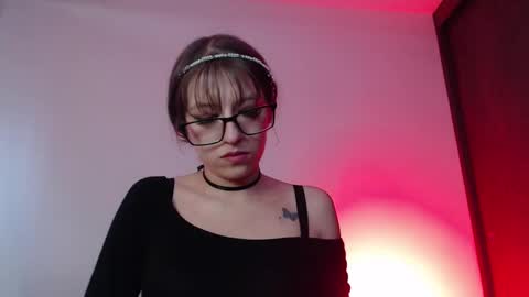 Snapshot of maddy_14 chatting on 10.11.25 Maddy UwU online show from 10.11.25