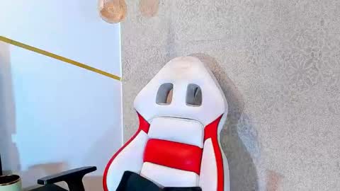 Maddy  online show from 10.23.25