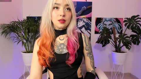 maddy_uwu online show from 12.16.24