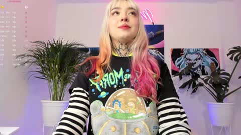 maddy_uwu online show from 01.14.25