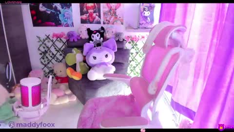 Maddy Foox online show from 04.13.26