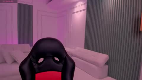 Snapshot of maddyson_parker chatting on 10.31.25 Maddyson online show from 10.31.25