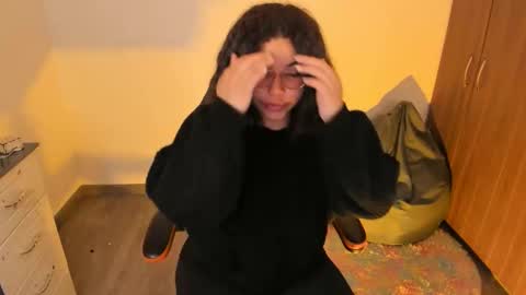 madelaine_taylor online show from 09.24.25