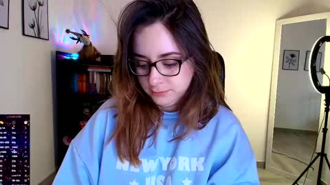 Snapshot of madelamee chatting on 11.20.25 madelamee online show from 11.20.25