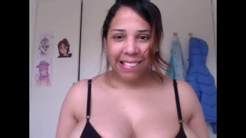 Snapshot of madellein chatting on 10.21.25 madellein online show from 10.21.25