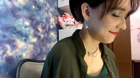 Snapshot of madgeflewelling chatting on 11.07.25 madgeflewelling online show from 11.07.25