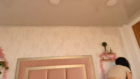 madhison_5 online show from 02.13.26