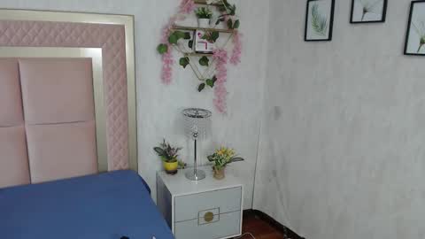 madhison_5 online show from 02.20.26