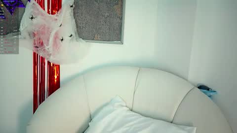 Madison Smith online show from 10.20.25