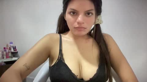 Snapshot of madison_tits chatting on 10.26.25 madison_tits online show from 10.26.25