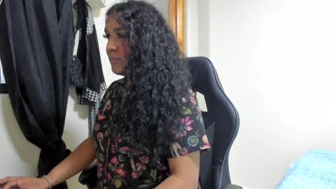 Snapshot of madisonbrunette_lxs chatting on 01.02.25 madison online show from 01.02.25