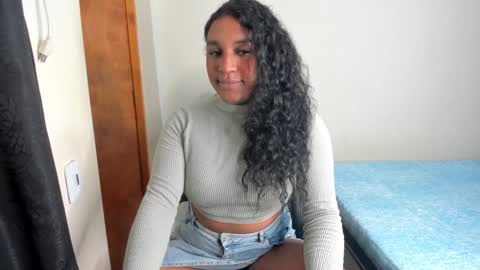 Snapshot of madisonbrunette_lxs chatting on 01.22.25 madison online show from 01.22.25