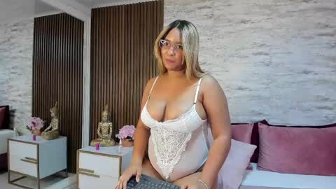 madisonhunterr_ online show from 01.23.25