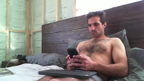 Snapshot of madmax0133 chatting on 01.05.25 Guigui online show from 01.05.25