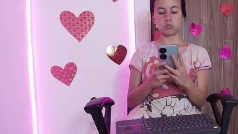 Snapshot of mady_gh chatting on 03.12.25 mady online show from 03.12.25
