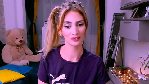 Snapshot of madyeroberts chatting on 01.17.25 Madye Roberts online show from 01.17.25