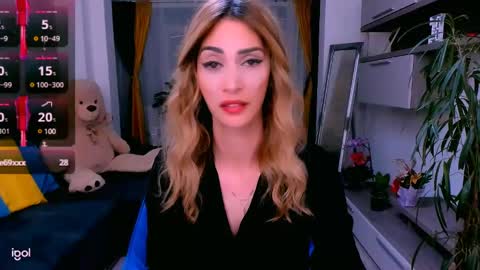 Snapshot of madyeroberts chatting on 03.10.25 Madye Roberts online show from 03.10.25