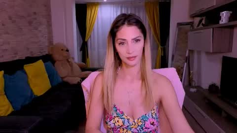 Madye Roberts online show from 03.23.26