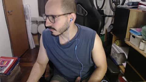 Snapshot of madziula chatting on 12.04.24 Peter online show from 12.04.24